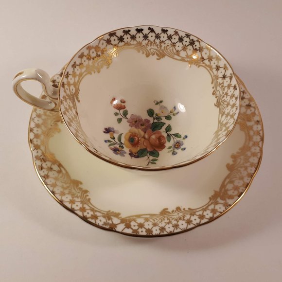 RARE !! Aynsley wide mouthed pale yellow teacup and saucer gold gilt - Picture 1 of 10